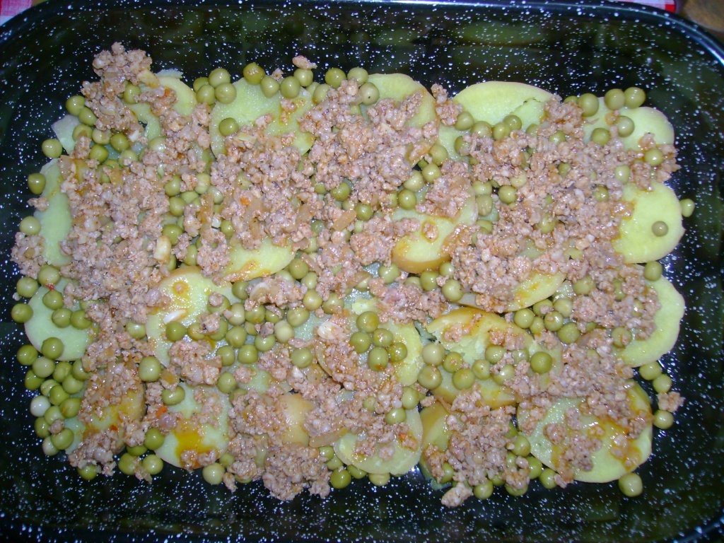 Musaca de cartofi cu mazare