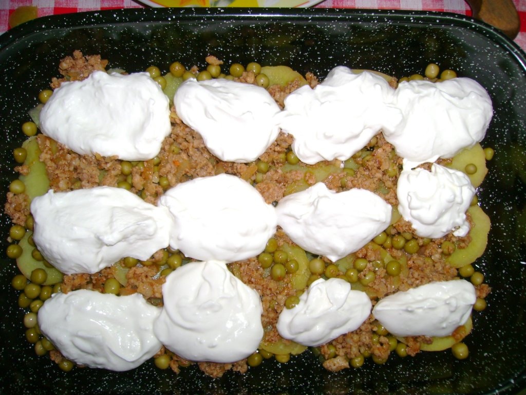 Musaca de cartofi cu mazare