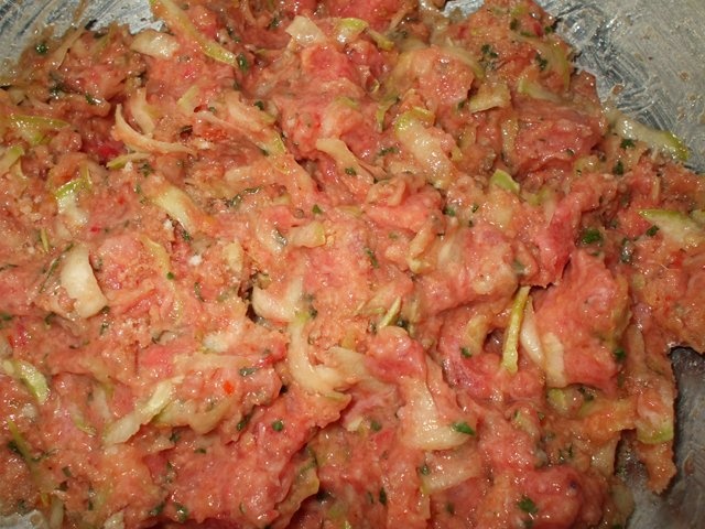 Ciorba de dovlecei cu perisoare