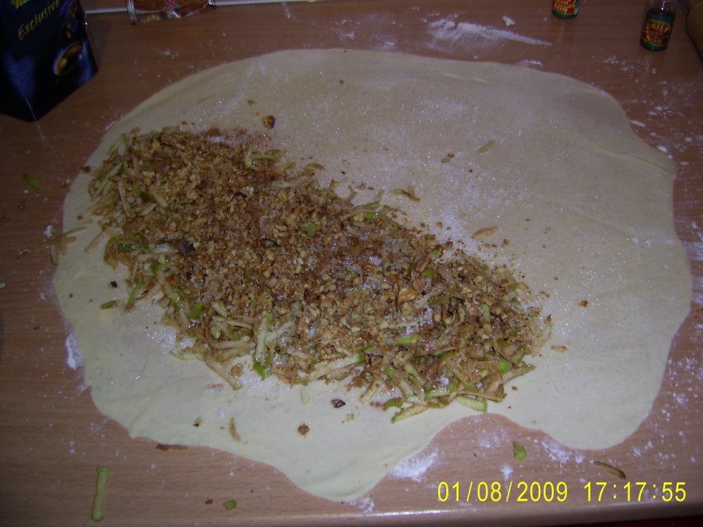 Placinta cu mere si nuca (de post)