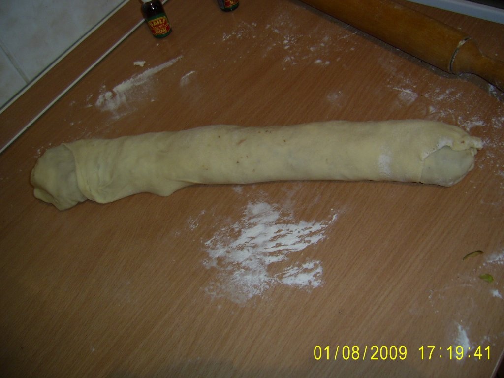 Placinta cu mere si nuca (de post)