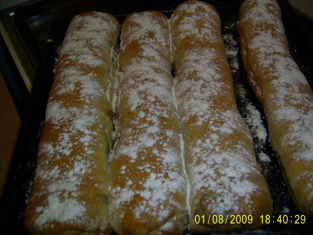 Placinta cu mere si nuca (de post)