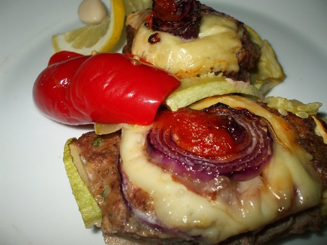 Terine de pui cu cascaval, dovlecel si mar