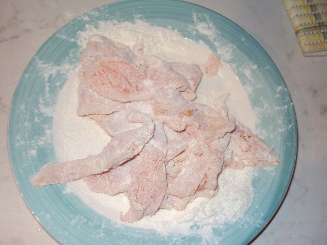 pui cu mazare in sos de lapte