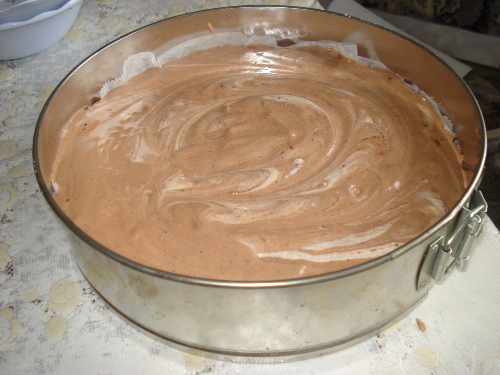 Tort cu crema de ciocolata