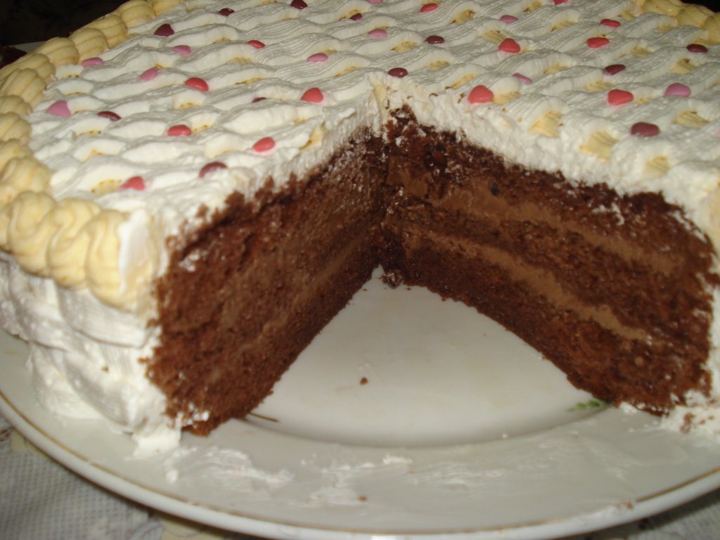 Tort cu crema de ciocolata