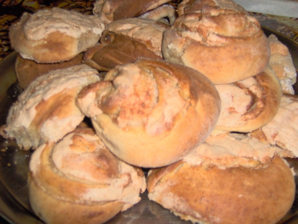 Prajituri trandafiri cu spuma