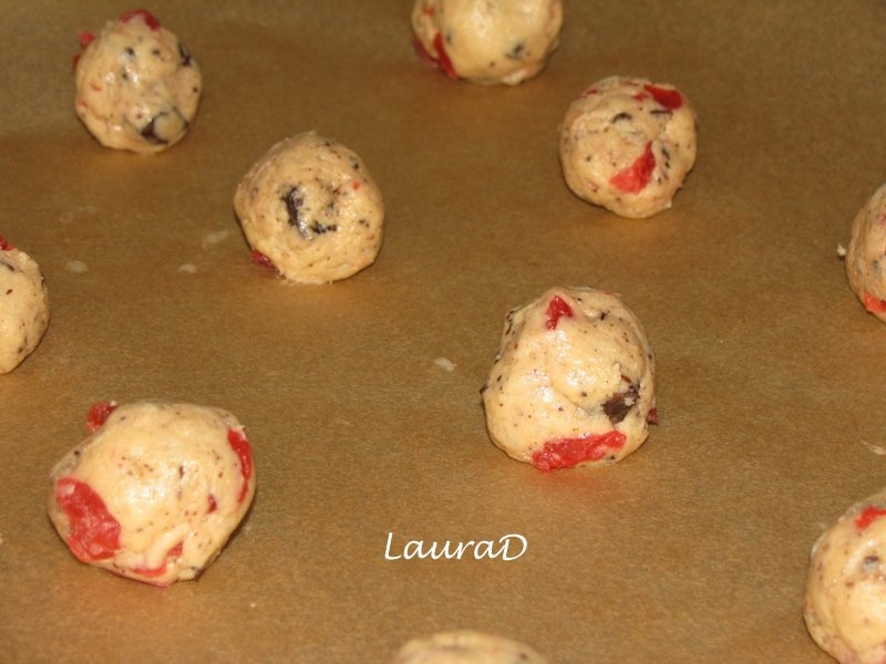 Cookies cu ciocolata si cirese confiate