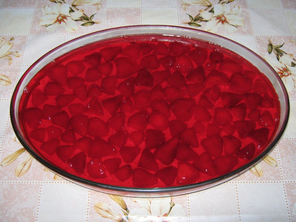 Prajitura cu capsuni in straturi