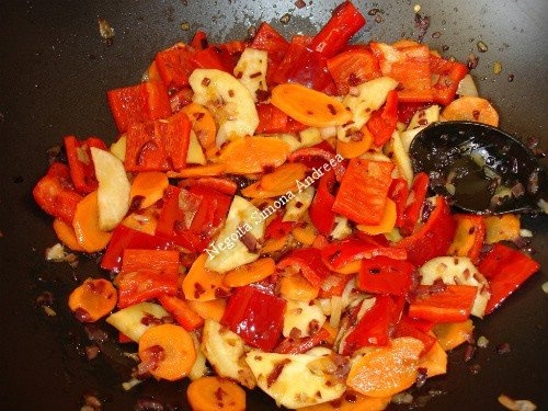 Vita picanta cu vin rosu si garnitura de orez curry