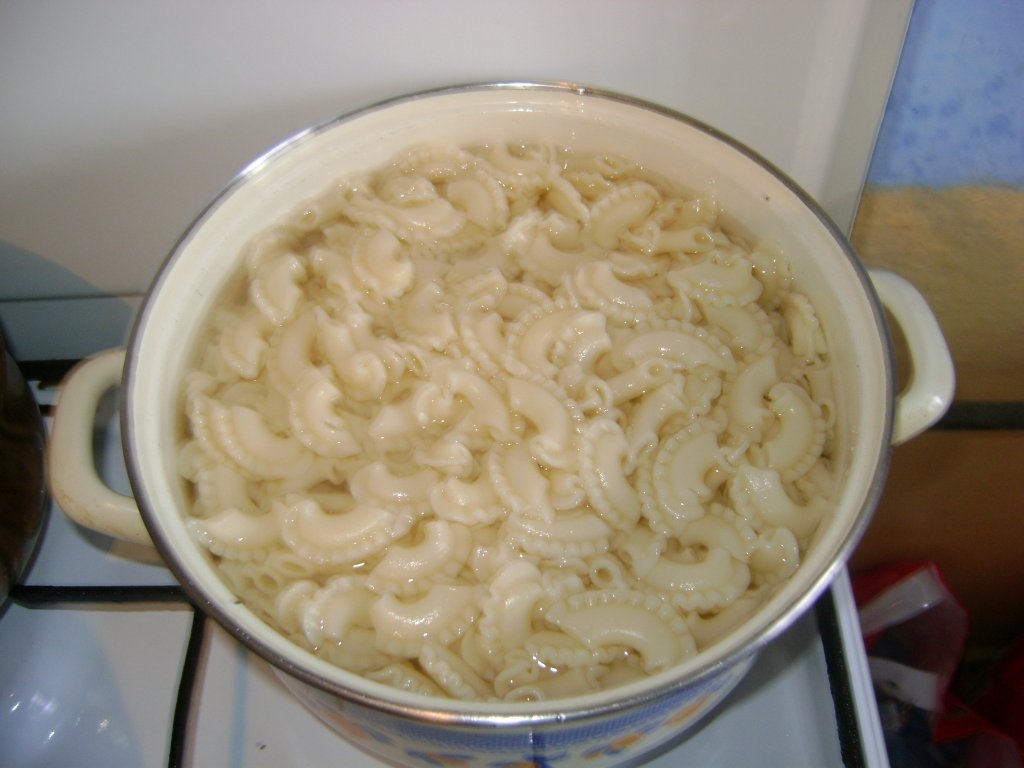 Paste cu sos rosu by copilou