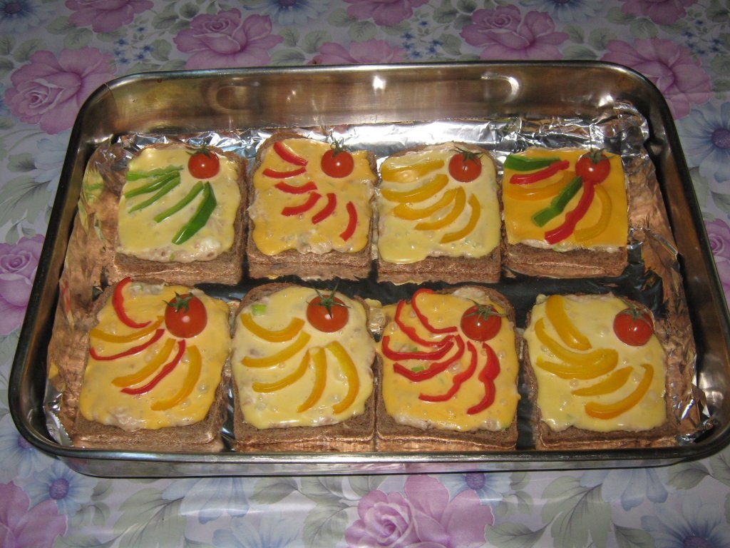 Sandviciuri cu ton la cuptor