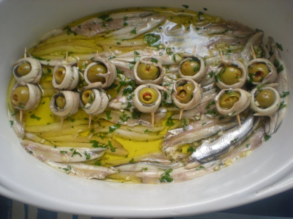 Ansoa marinate cu masline