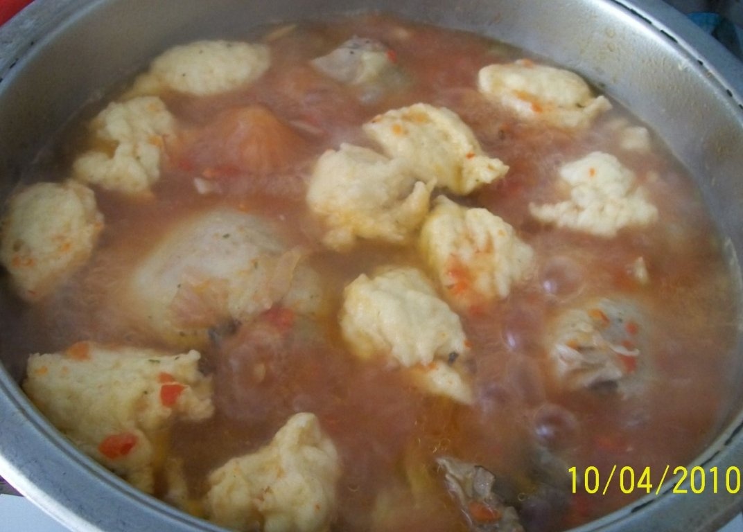 Papricas cu carne de pui si galusti