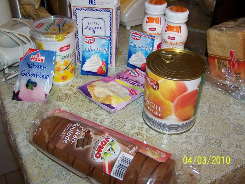 tort cu rulada si crema de iaurt