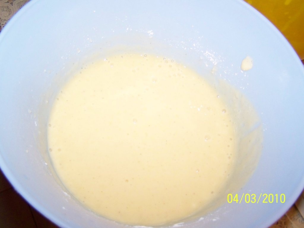 tort cu rulada si crema de iaurt