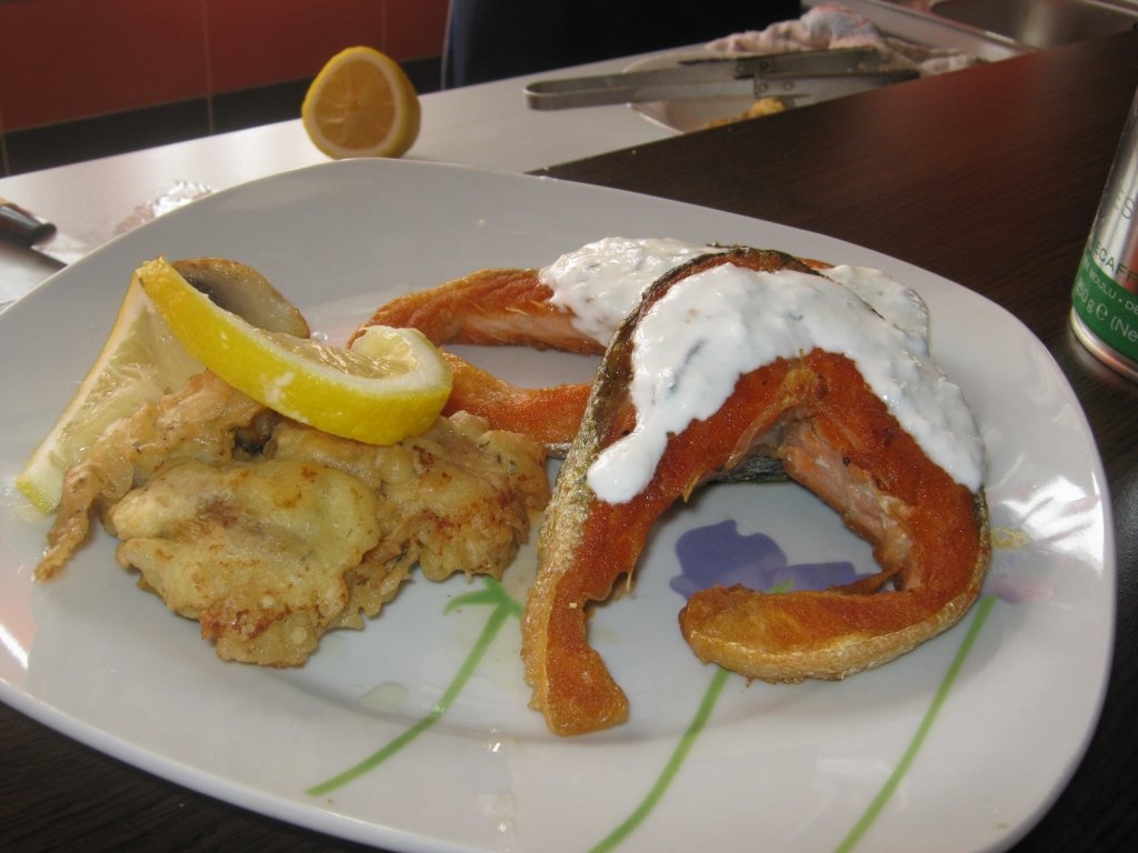 somon cu ciuperci pane