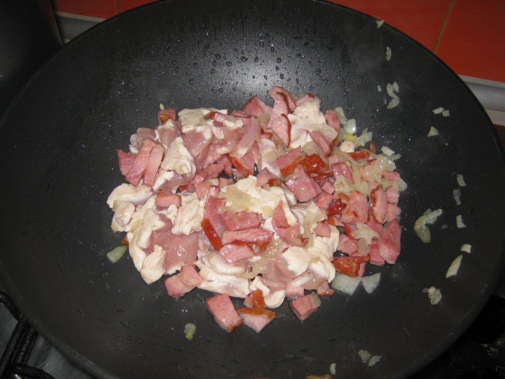 paste cu afumatura si sos roz