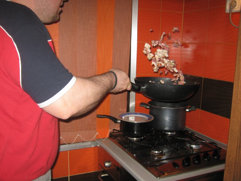 paste cu afumatura si sos roz