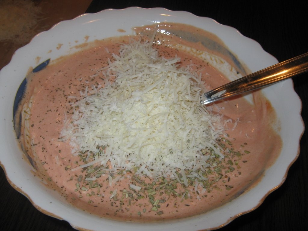 paste cu afumatura si sos roz