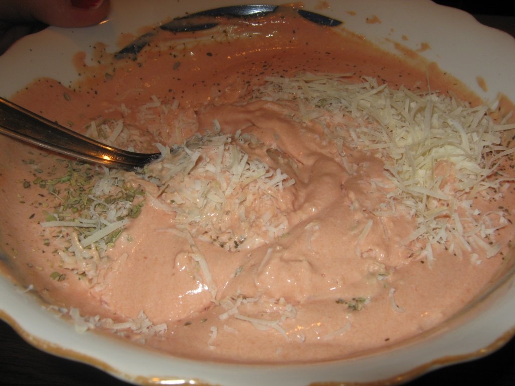 paste cu afumatura si sos roz