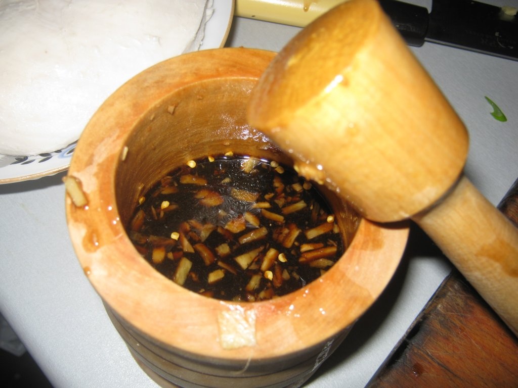 Paste din orez cu pui si sos de soia