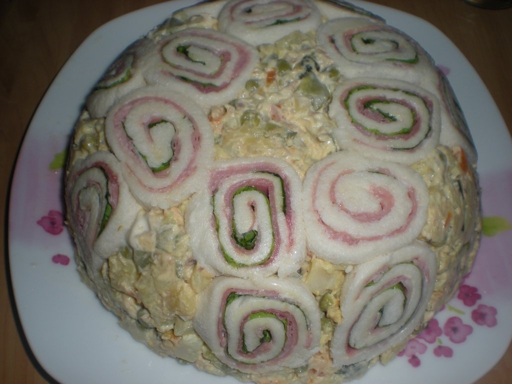 Rulouri cu sunca si salata verde