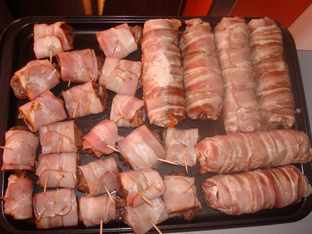 rulada de pui invelita in bacon