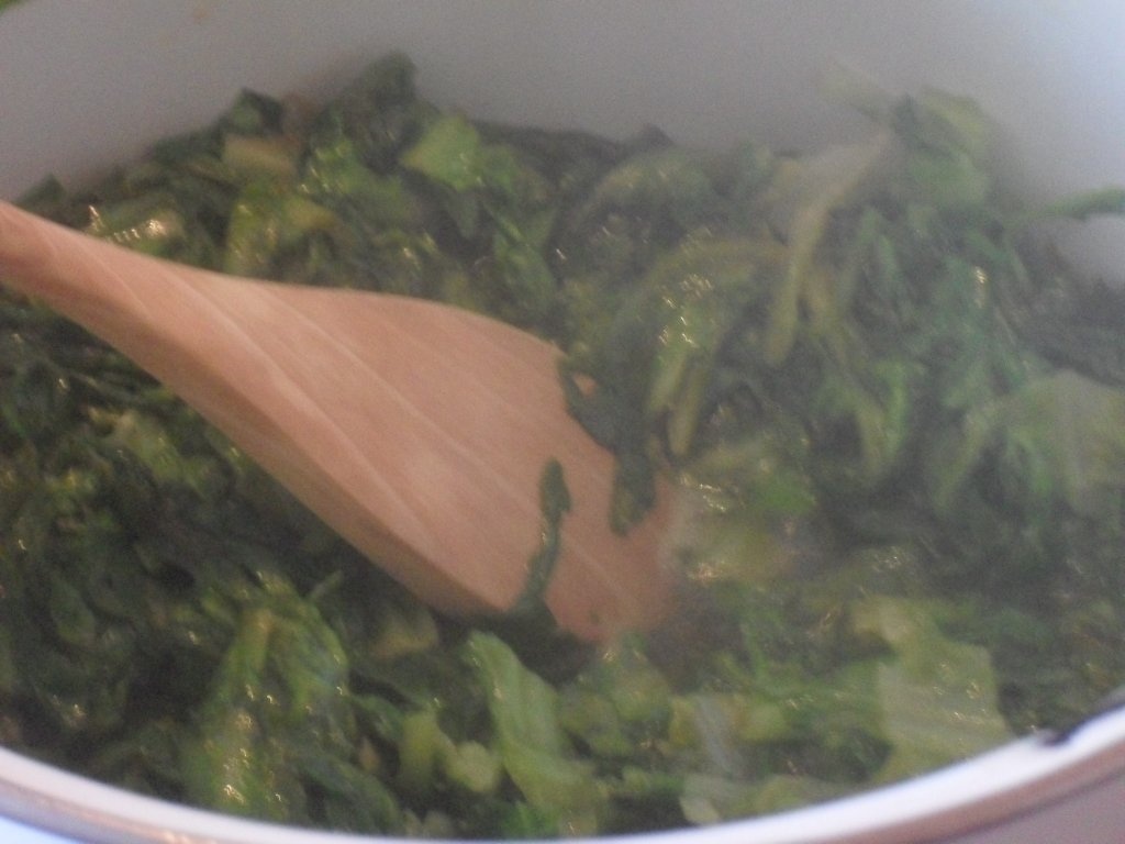 Ciorba  de salata cu leustean, absolut senzationala!