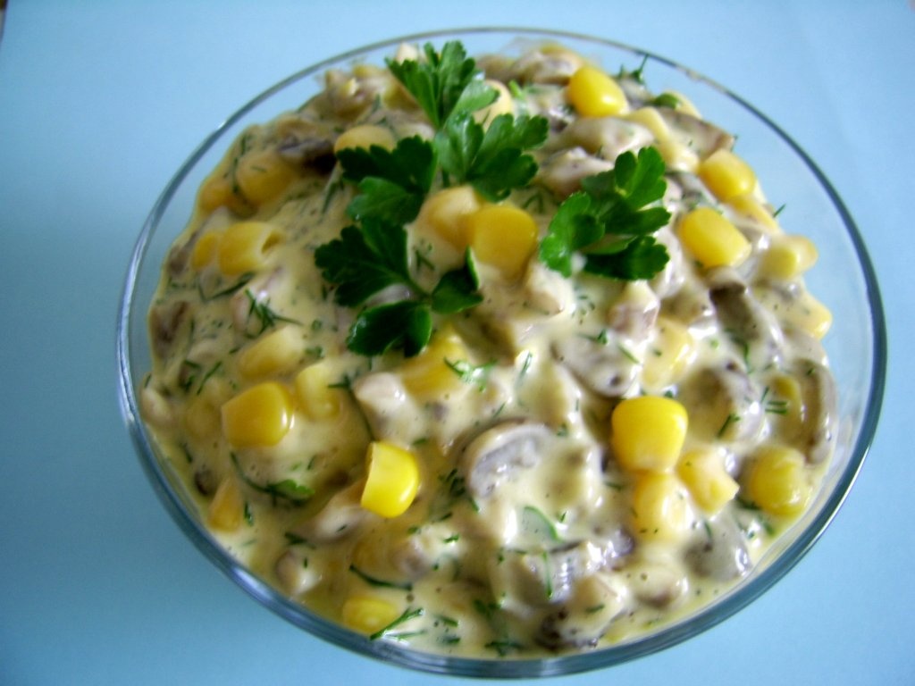Ciuperci cu maioneza si porumb
