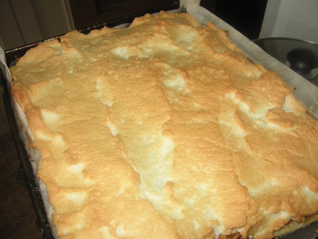 Prajitura cu mere si bezea