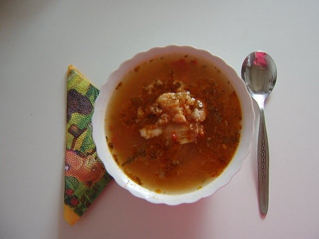 Bors din carne de porc cu oase date la fum