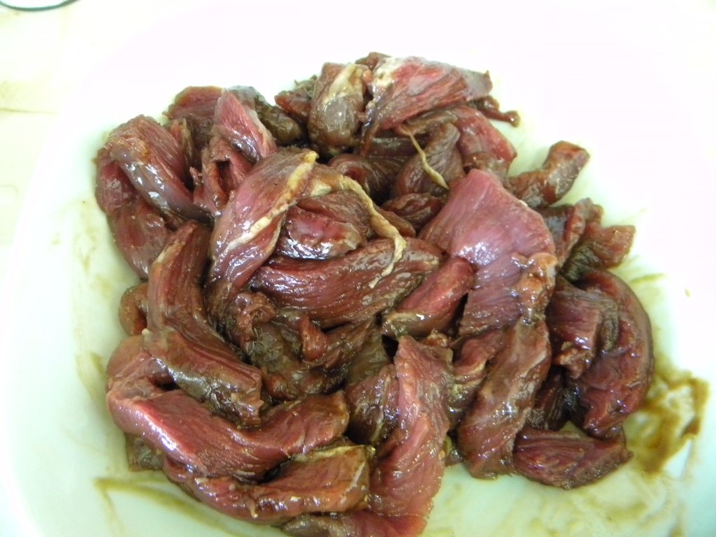 Muschi de vita la tigaie cu cartofi