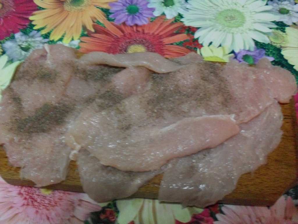 Rulada din piept de pui cu branza telemea