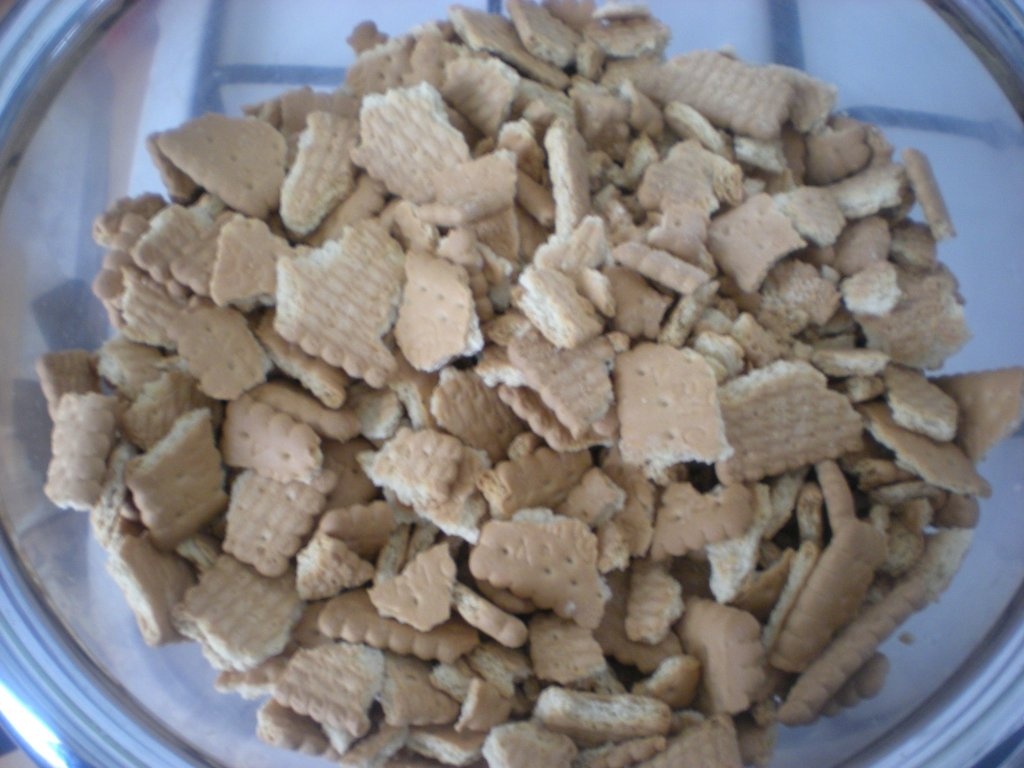 Salam de biscuiţi reţetă cu stafide