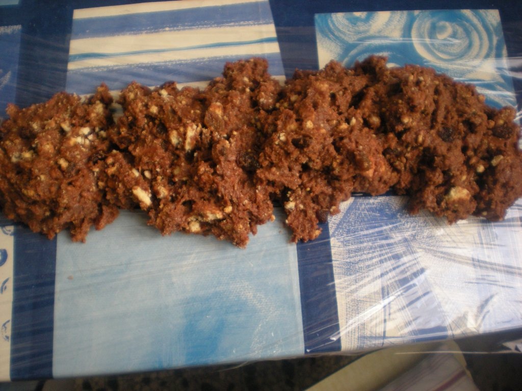 Salam de biscuiţi reţetă cu stafide