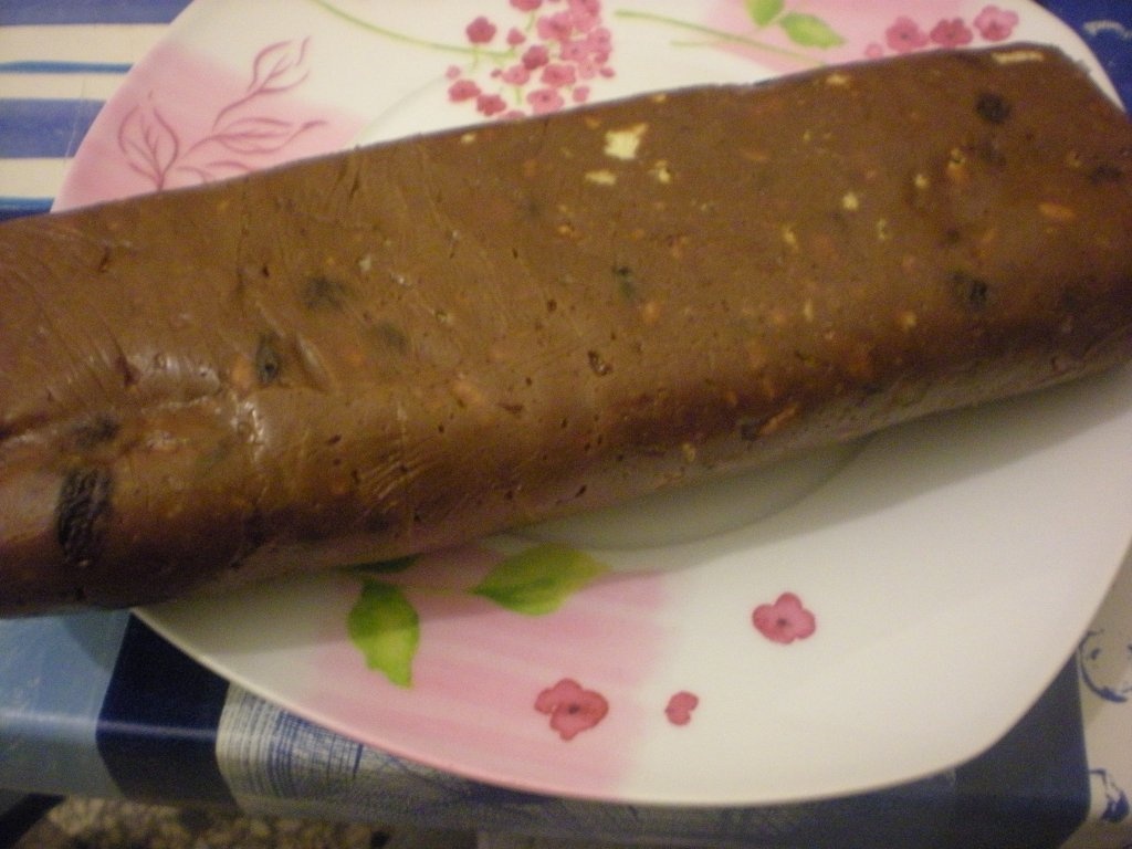 Salam de biscuiţi reţetă cu stafide