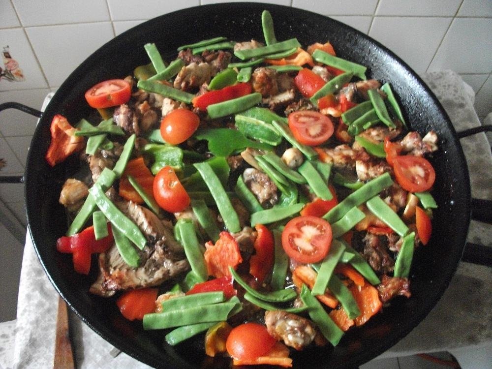 Paella  ( Paella valenciana)