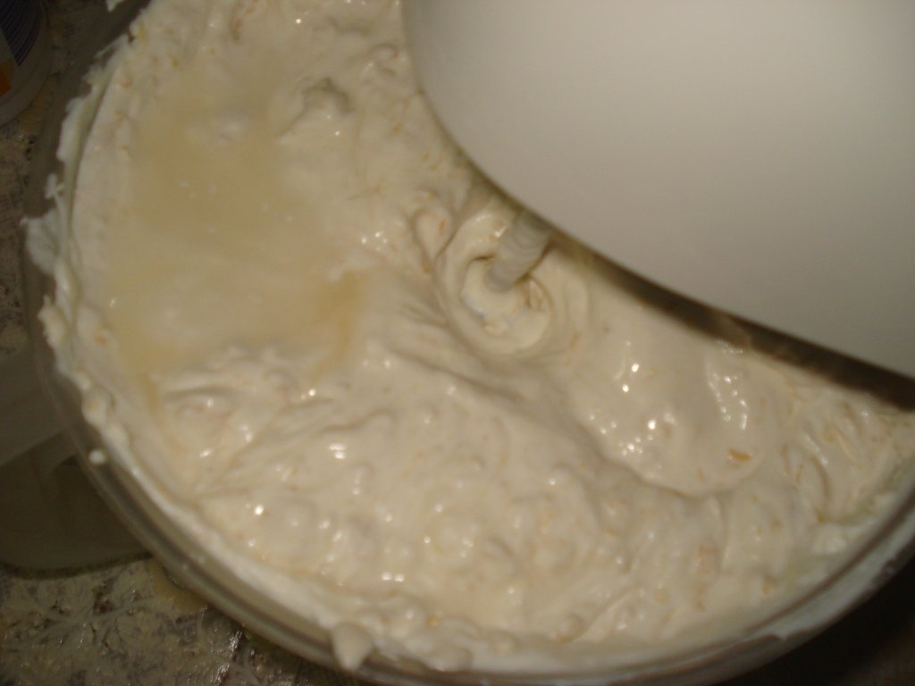 Tort cu iaurt de piersici