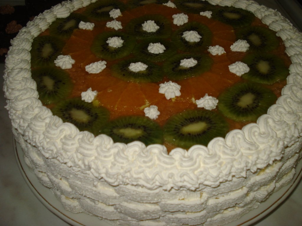 Tort cu iaurt de piersici