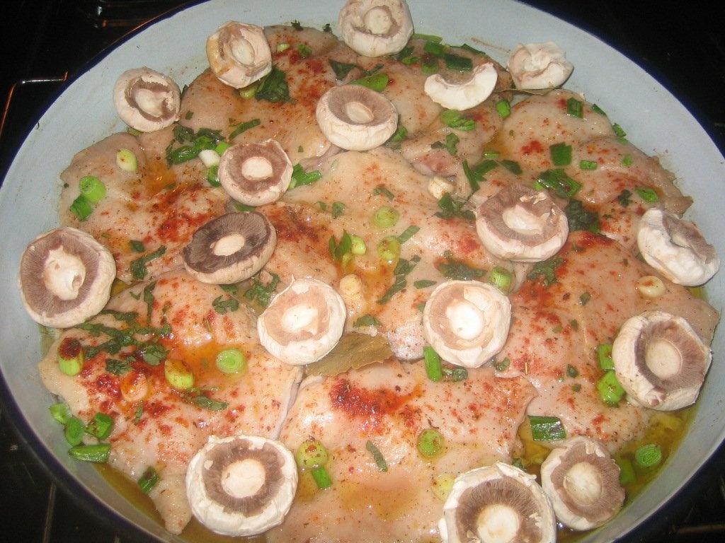 Pulpe de pui dezosate la cuptor cu busuioc si usturoi