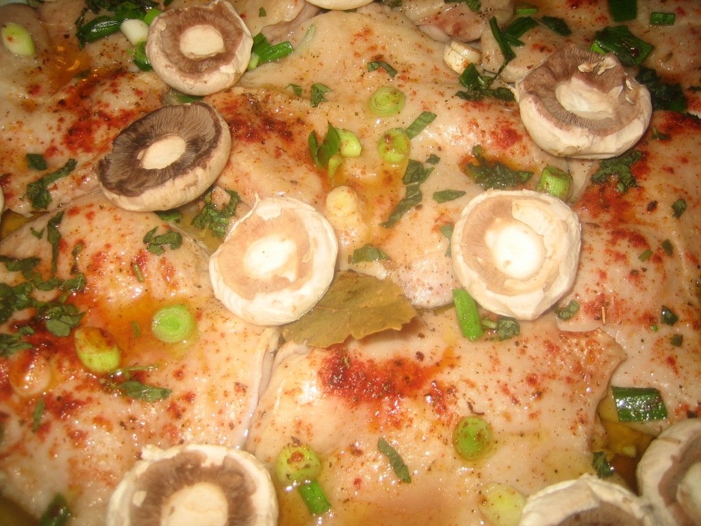 Pulpe de pui dezosate la cuptor cu busuioc si usturoi