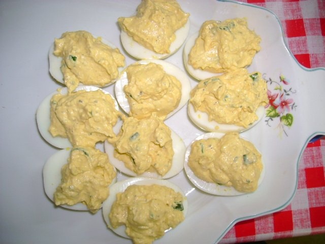 Oua umplute cu branza