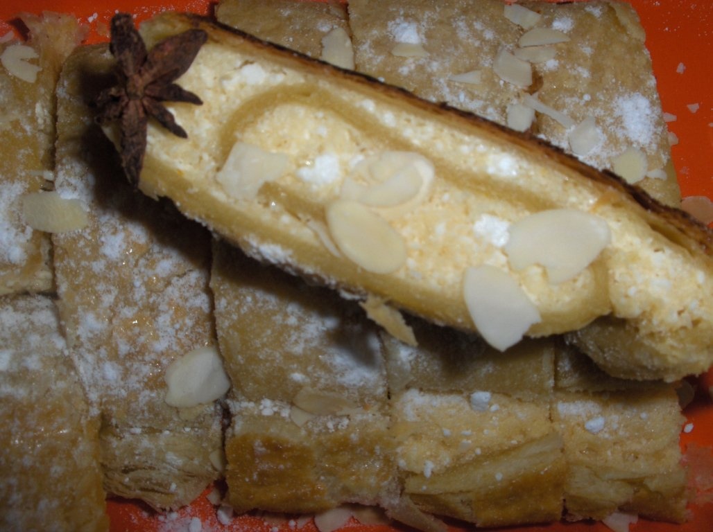 Placinta simpla cu umplutura de urda cremoasa