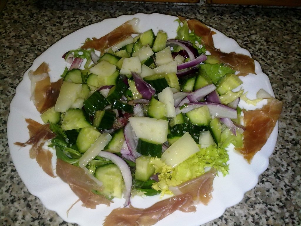 Omleta spaniola modificata.