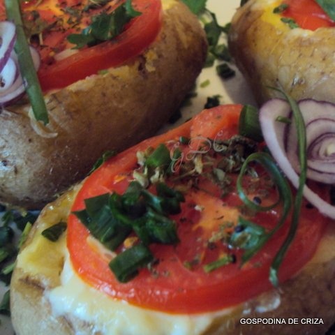 Cartofi umpluti, la cuptor