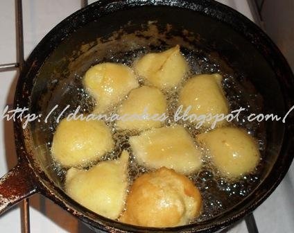 Bomboloni amorezate-gogosi din aluat oparit