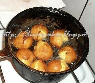 Bomboloni amorezate-gogosi din aluat oparit