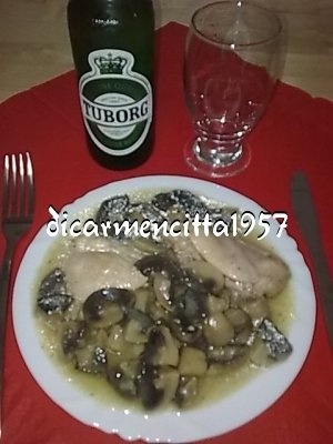 Ciulama de ciuperci champignion cu pulpe de pui