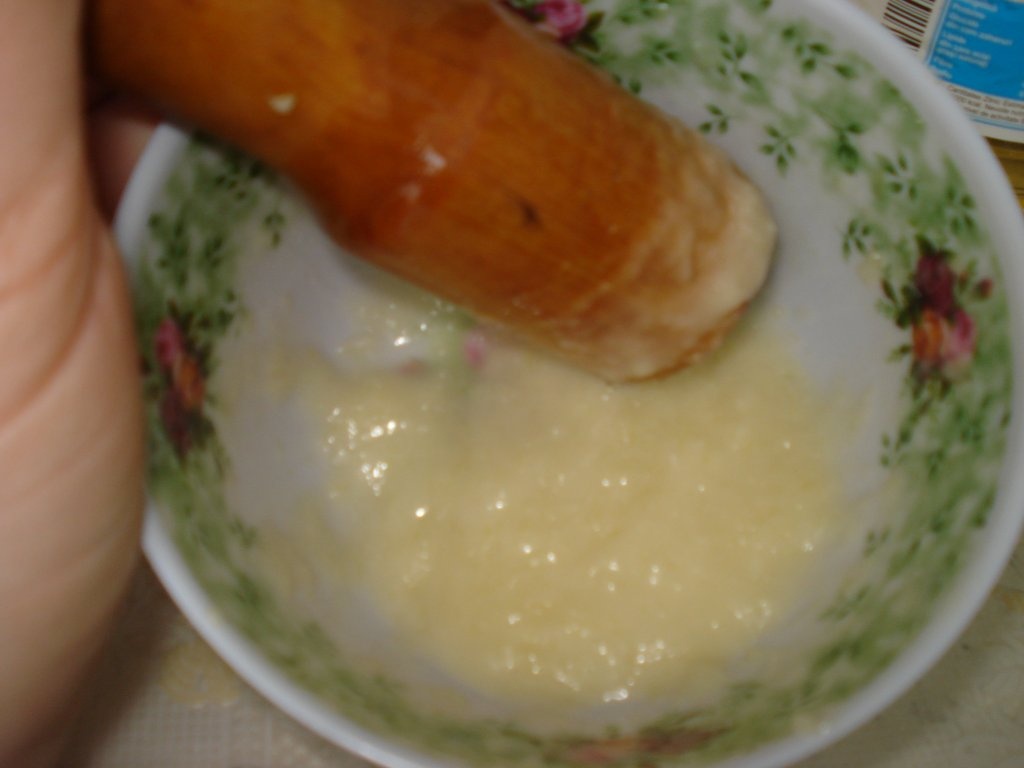 Peste la gratar cu sos de usturoi